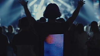 کیف هوشمند Pix با پنل LED