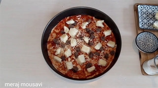 پیتزا ایتالیایی و آموزش خمیر پیتزای اصل و طرز تهیه سس پیتزا