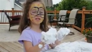 بازی کودکانه در خونه