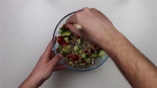 طرز تهیه و دستور پخت سالاد کینوا - غذاپز