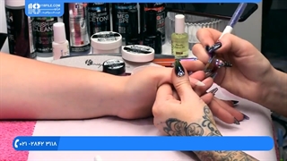 آموزش تصویری دیزاین ناخن با نگین و لاک