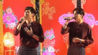 اجرای اهنگ hold me tight از میوگالف در #CNYUDTOWNxMewGulf (سال نوی چینی)