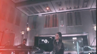 حرفی داری بهم بزن