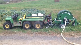 آبیاری زمین کشاورزی