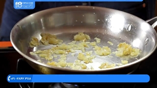 طرز پخت ساندویچ مرغ خشمزه همراه با قارچ و پیاز