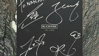 اپدیت اینستاگرام krystian Wang کار آموزYWY با آلبومی که لیسا بهش هدیه داد