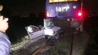 تصادف عجیب پراید با قطار