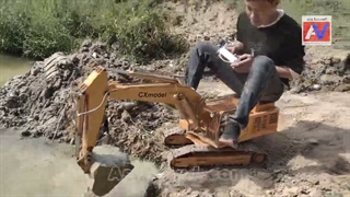 بیل مکانیکی کنترلی هیدرولیک بزرگ و قوی لسو آسیاوند