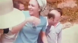 پخت نان در لرستان توسط فرح پهلوی