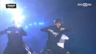 [EXO-LIGHTSABER + Drop That] صرفا جهت ایست قلبی