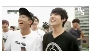 وقتی یونگی به کوکی میگه شرتت رو پوشیدم