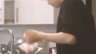 بخدا فکر کردم تی اکس تی اولین گروهیه که عقل سالم براشون حکم میکنه و اولین گروهیه که فنشم انقد عقل حم میکنه:/