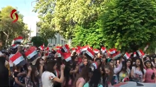 حشود طلاب جامعة دمشق یتوافدون بکثافة الى صنادیق الاقتراع للإدلاء بأصواتهم فی الاستحقاق الرئاسی