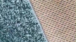 نمای نزدیک فرش شگی آبی پرزبلند را ببینید