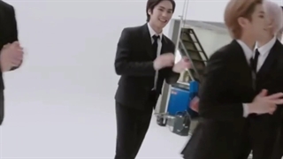 وقتی لیدر قبول داره که خودش و اعضا نرمال نیستن...  -_-