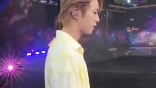 کاتی از اجرای اهنگ butterدر ماستر امروز بی تی اس