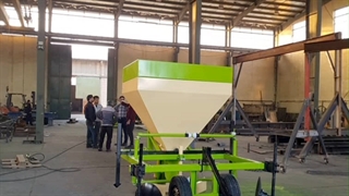 دستگاه کود کار خطی پلاستیک کش و تیپ کش