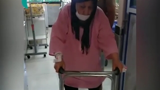 عمل تعویض مفصل زانو