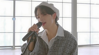 کاور آهنگ "Celebrity" آیو توسط Woojin