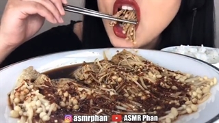 ASMR EATING SOUNDS!!