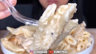 ASMR EATING SOUNDS!!