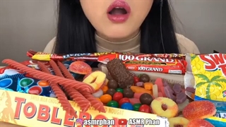 ASMR EATING SOUNDS!!