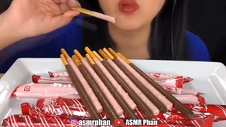 ASMR EATING SOUNDS!!