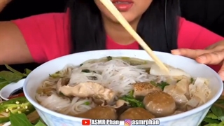 ASMR EATING SOUNDS!!