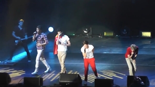 کنسرت Stand Up از One Direction