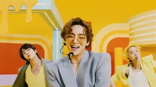 اجرای اهنگ باتر در SiriusXM