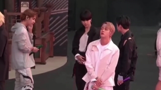 مومنت های جیکوک در اولین روز کنسرت انلاین ماستر