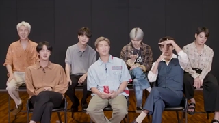 مصاحبه بی تی اس در برنامه Zach Sang Show