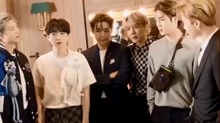 BTS x Louis Vuitton {방탄소년단}♡Collection Fashion show