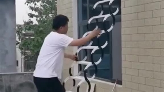 این ایده برای دسترسی به پشت بام عالیه ، مخصوصا اگه ویلای کوچکی داشته باشی