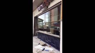 شیشه پجره ی ریلی