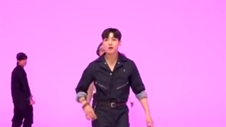 بازی این، یا اون؟ بی تی اس (Permission To Dance (Balance Game ( زیرنویس فارسی )-720p