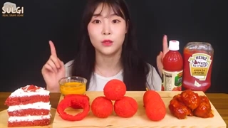 اسمرفود/خوردن توپک پنیری/کورن داگ/کیک