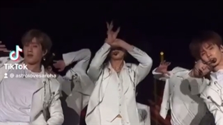 من برگشتمممم!!میدونم چندوقتی بود نبودم...ببخشید..اما بازم برگشتممم...دلم تنگولیده بود براتوووونننن