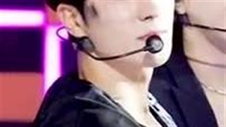 فنکم هیونجه hyunjae عضو دبویز the boyz در اجرای آهنگ lip gloss