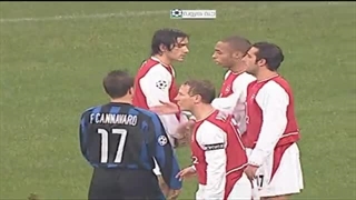 انتر میلان وأرسنال 2003-2004