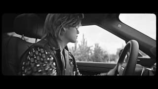 موزیک ویدیو BLUE از Teahyung