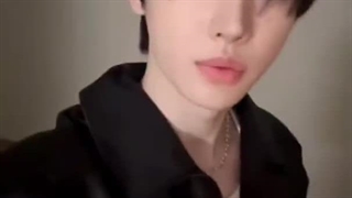 کسی اخرشم نتونست اهنگ اینو پیدا کنه.....اونجوری که سونگهون دستش رو اینجوری کرد و اهنگ رو خوند ذهنم کثیف شد